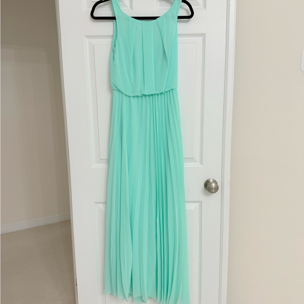 B Darlin Light Green Sleeveless Dress